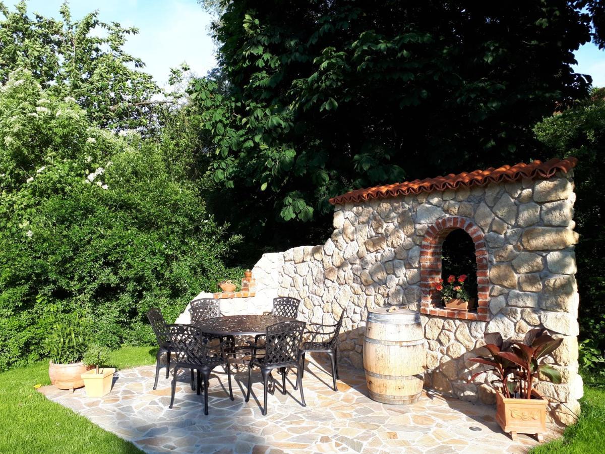 Pension Am Weinberg Bed & Breakfast Mainstockheim Esterno foto