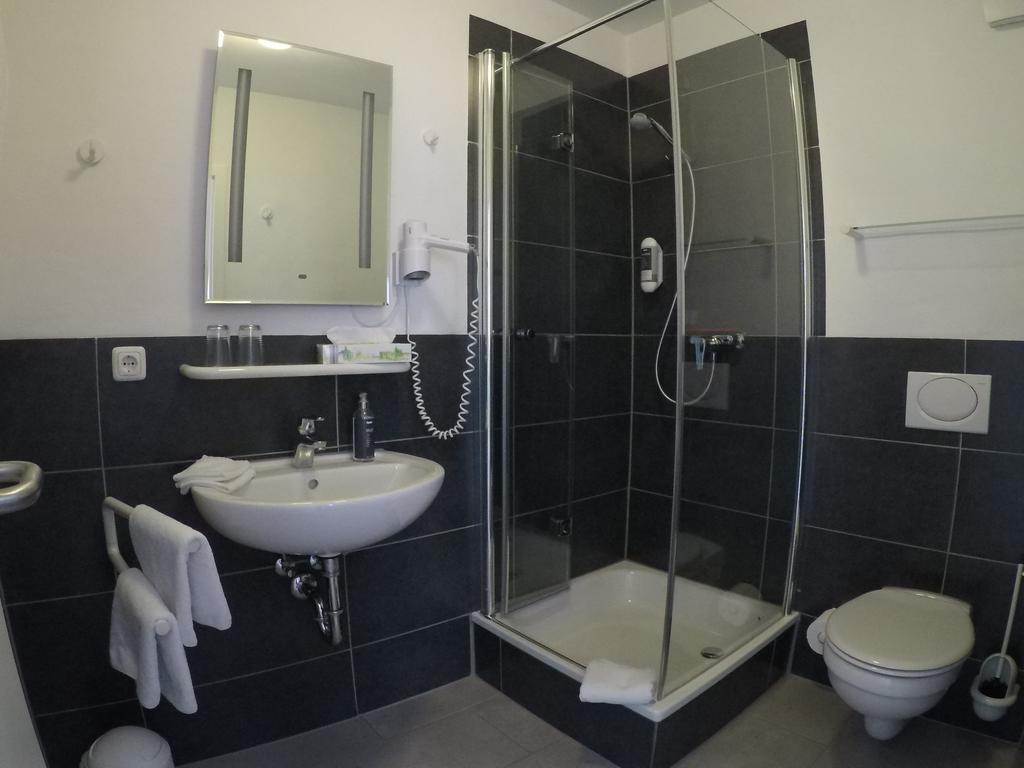 Pension Am Weinberg Bed & Breakfast Mainstockheim Esterno foto